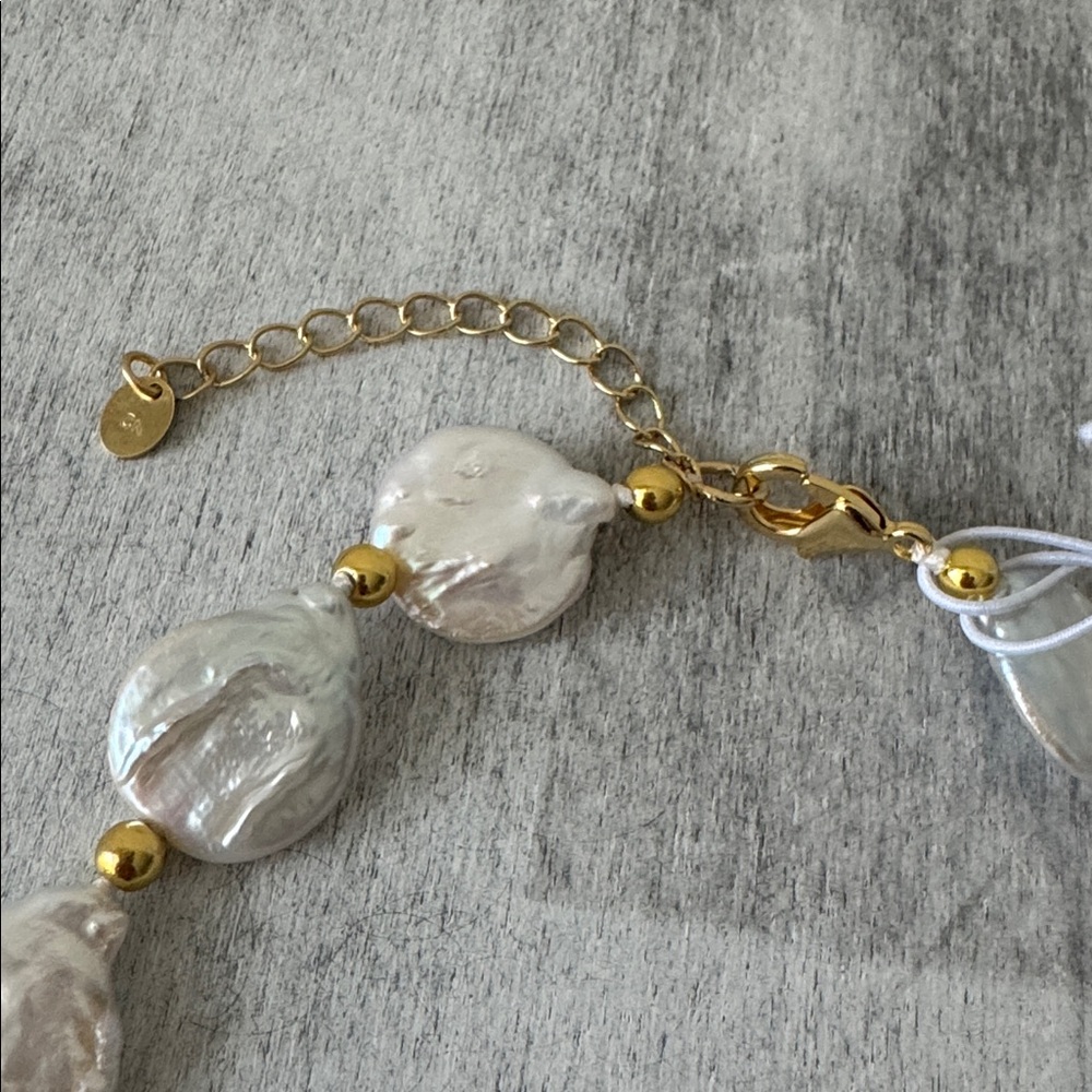 Iris & Lily Elegant Gold and White Freshwater Pearls Necklace 17" lg + 2 in extn - Picture 4 of 8